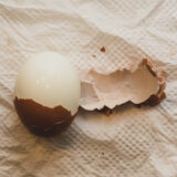 ゆで卵をキレイに剥く方法・茹でる方法