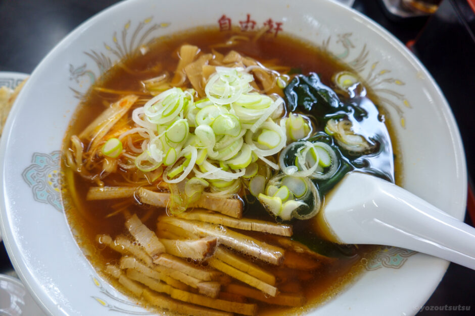 自由軒のネギ醤油ラーメン